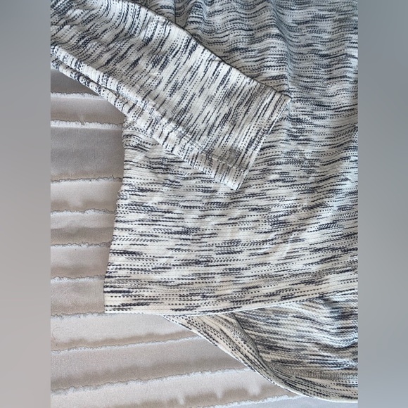 Lululemon Open-back Long-Sleeve - Picture 3 of 5